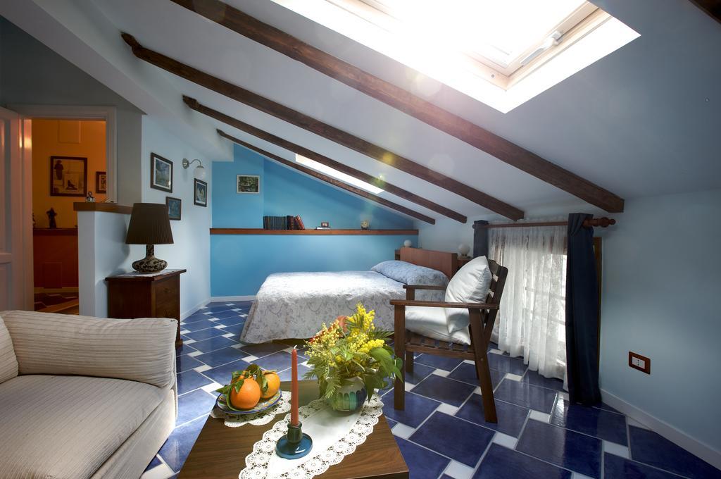 La Casa Di Donn'Amelia Acomodação com café da manhã Molina  Quarto foto