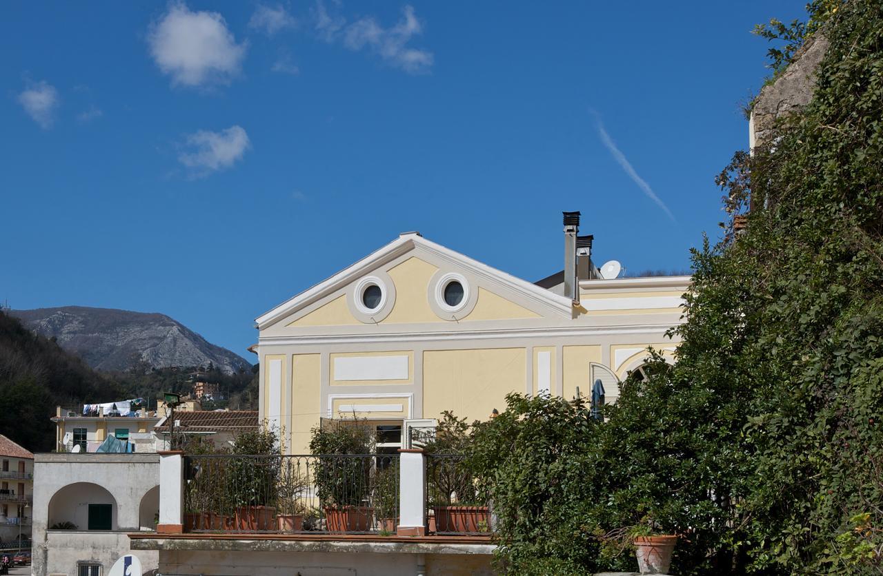 La Casa Di Donn'Amelia Acomodação com café da manhã Molina  Exterior foto
